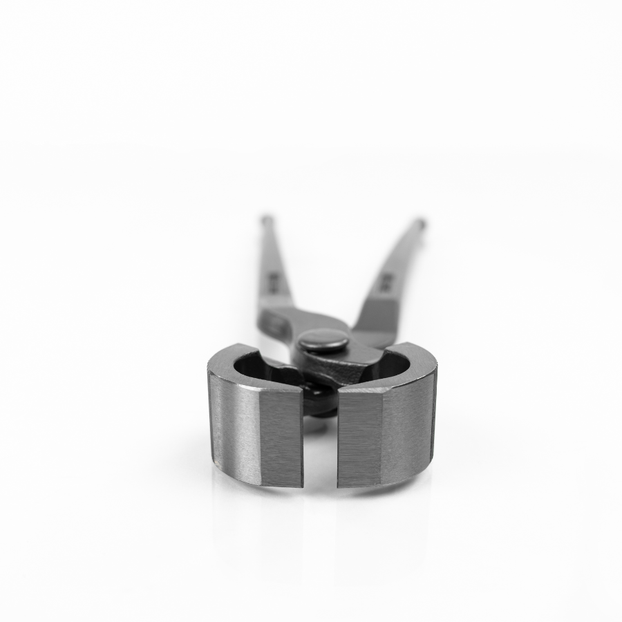 Diamond Shoe Puller/Spreader | Maneline Cambridge NZ